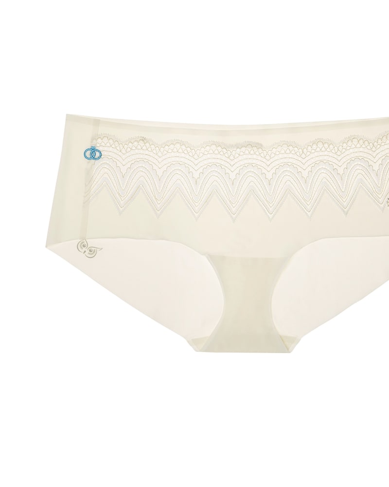 Front of a size Large Seamless Underwear Happy Seams in Whisper White by Uwila Warrior. | dia_product_style_image_id:242363